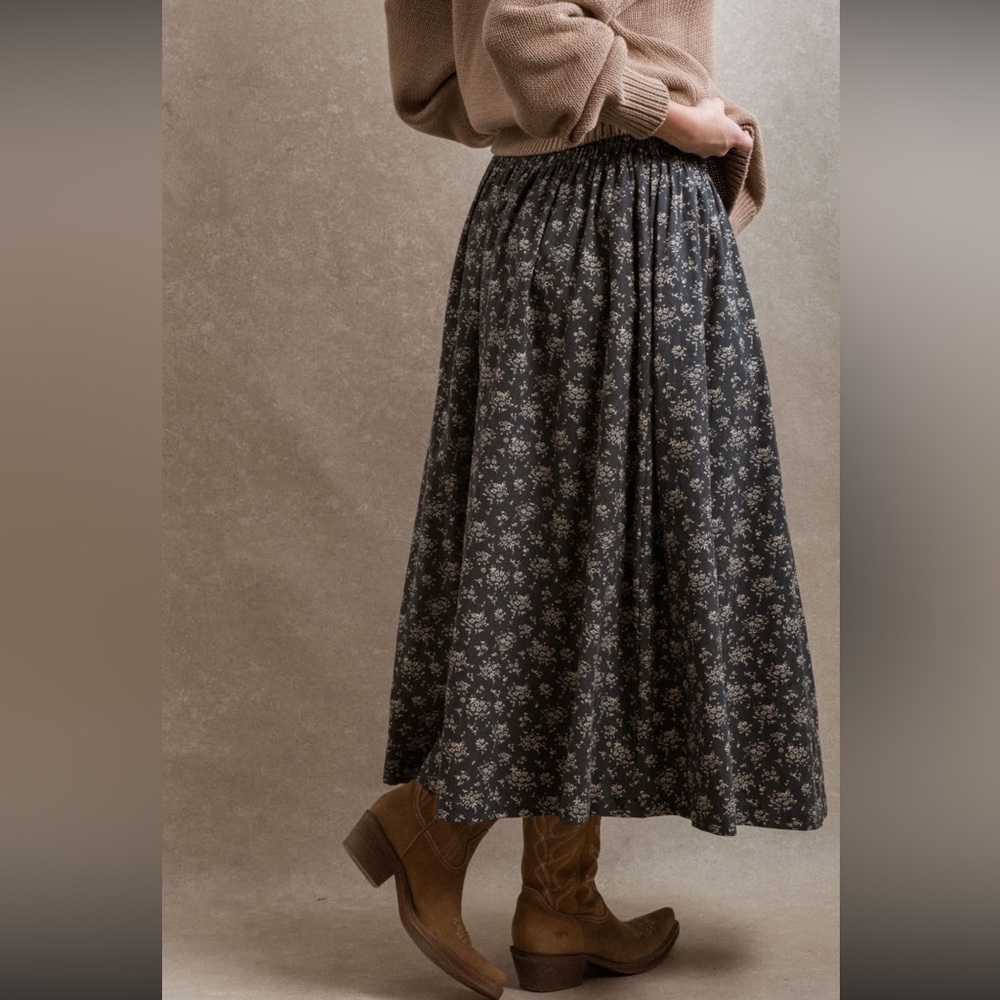 ISO!! Neuflora Naples Skirt - Dusty Navy